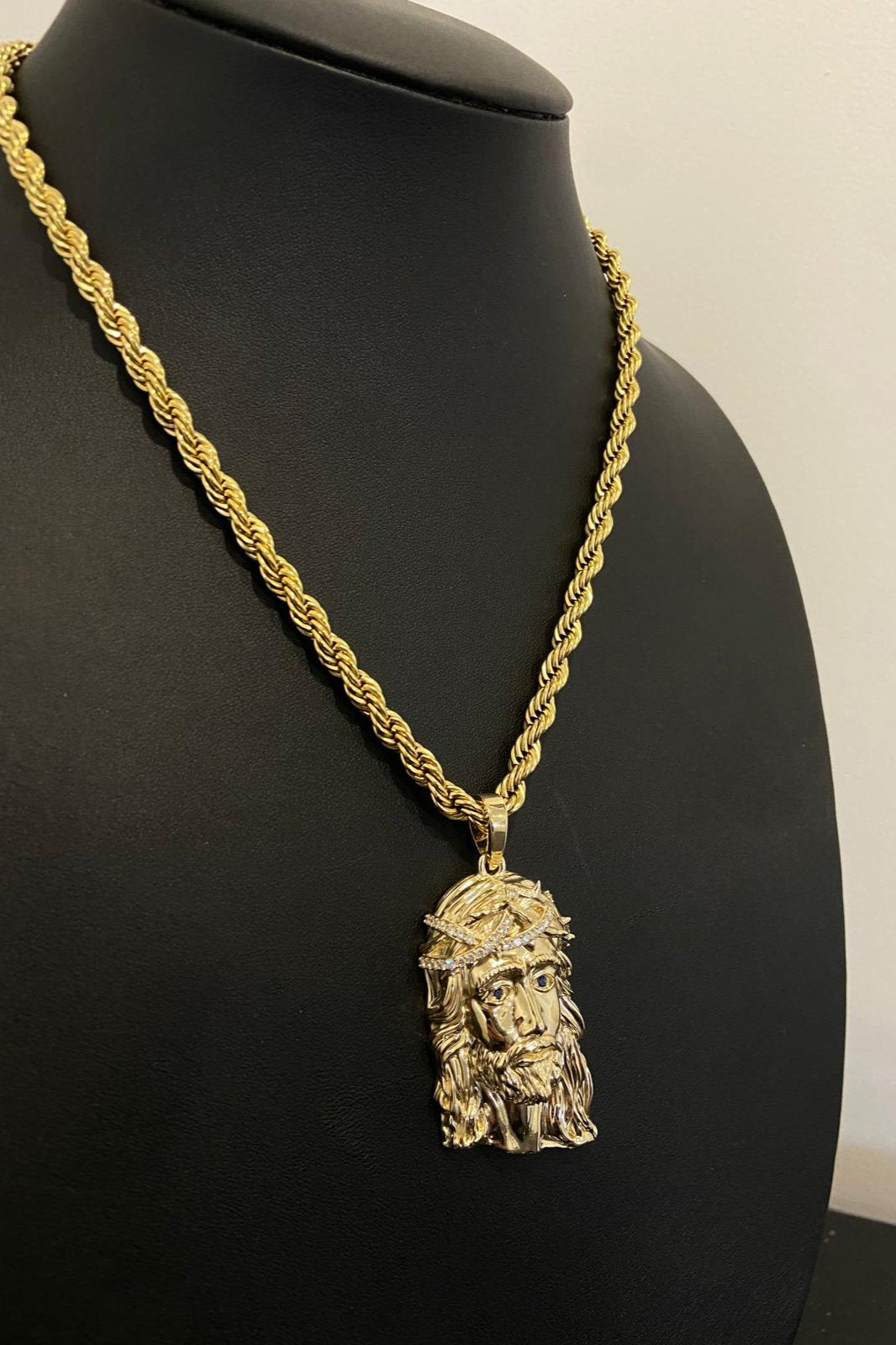 Solid 18K Rope chain with Jesus head pendant